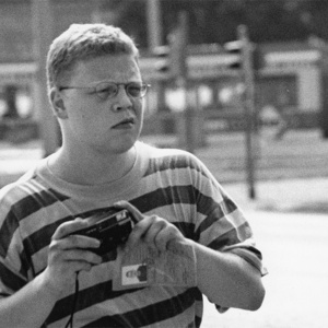 Der Neonazi und VS-Spitzel Tino Brandt bei einem Heß-Aktionstag 1997 in Braunschweig. Der Neonazi und VS-Spitzel Tino Brandt bei einem Heß-Aktionstag 1997 in Braunschweig.